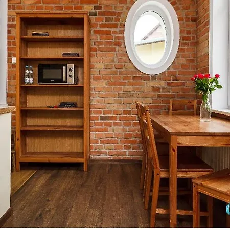Lägenhet Apartament Z Weranda W Dworku Oliwskim *